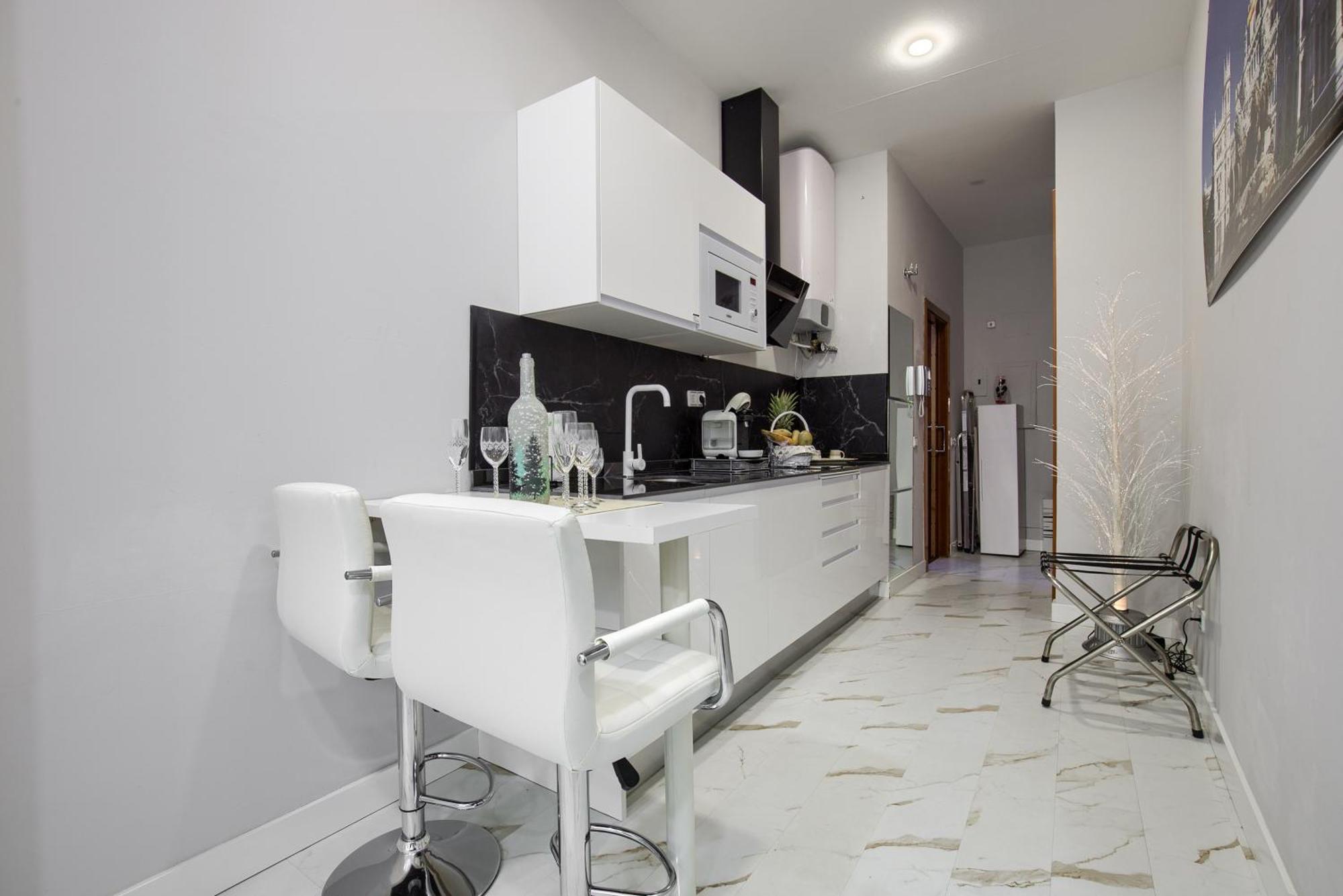 Lovely Apartment In Gran Via Madrid Eksteriør billede